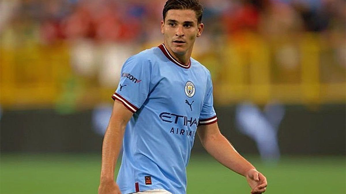 Julián Álvarez jugó su segundo partido en Manchester City.
