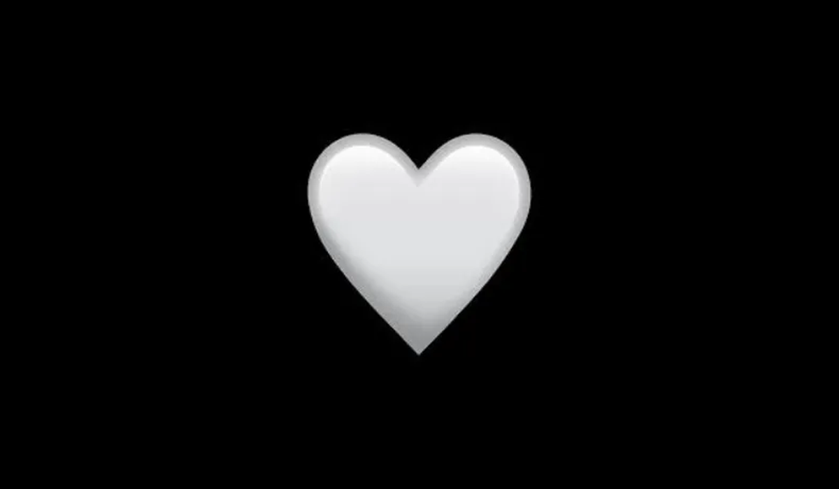 El emoji del corazón blanco puede ser utilizado en un contexto más profundo que el amor El emoji del corazón blanco puede ser utilizado en un contexto más profundo que el amor
