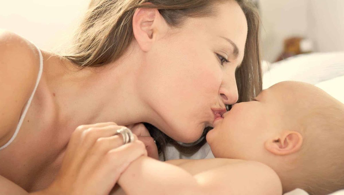 Qué ocurre si le dan besos en la boca a un bebé y que peligros corre