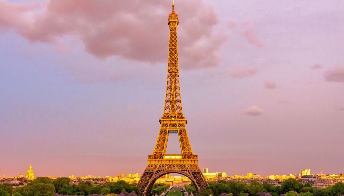 La Torre Eiffel se expande en verano. Imagen: www.toureiffel.paris La Torre Eiffel se expande en verano. Imagen: www.toureiffel.paris