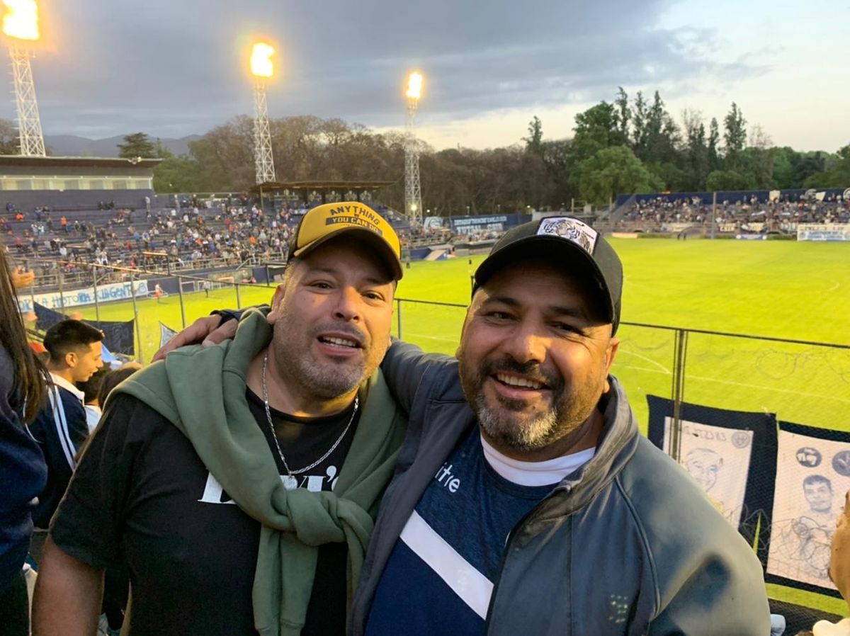 Los hinchas de la Lepra armaron una fiesta en el Gargantini