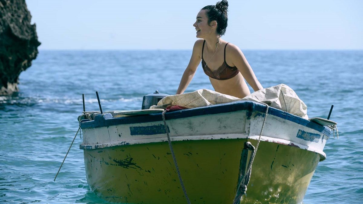 Nadia de Santiago interpreta a Lina Ruiz en la miniserie de Netflix.