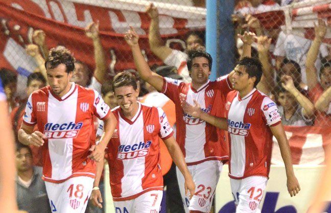 Unión pisó fuerte en Rafaela y dejó a la Crema en promoción