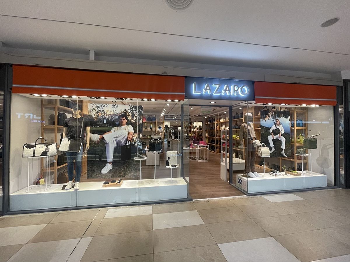 Lázaro que antes se encontraba en planta baja,ahora sorprende con nuevo local en el piso superior.