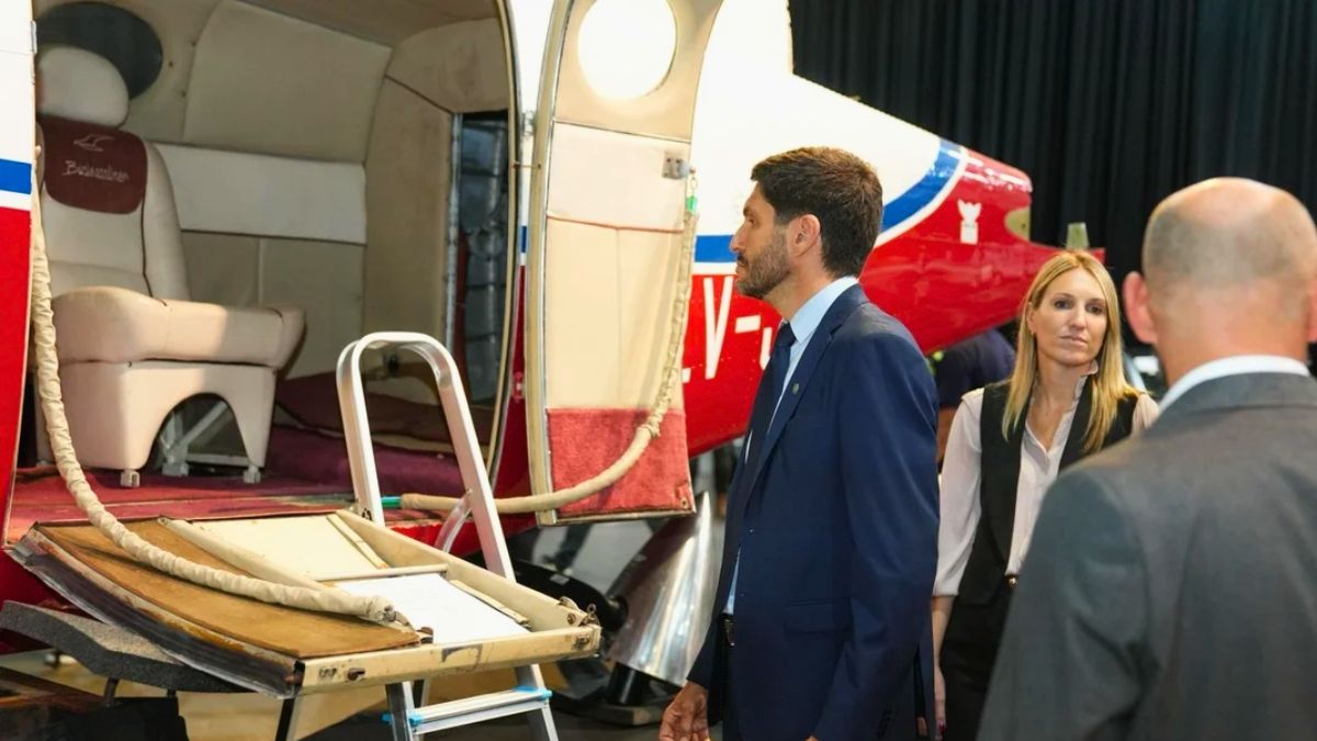 Aviones y autos de lujo de criminales: a dónde va el dinero de la millonaria subasta que se realizó