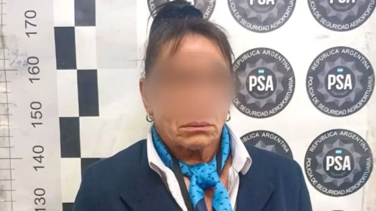 Presa por contrabando. Una azafata de Aerolíneas Argentinas quedó detenida por contrabando. Presa por contrabando. Una azafata de Aerolíneas Argentinas quedó detenida por contrabando. 
