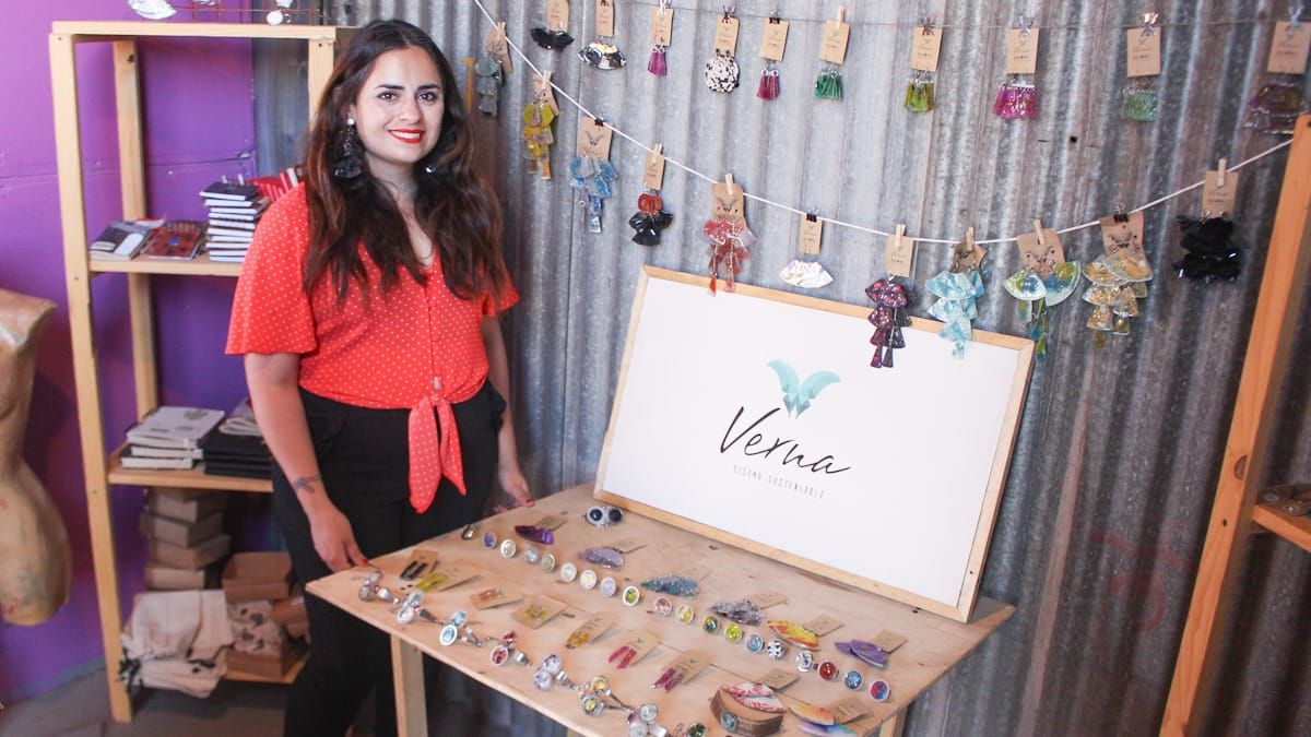 Antonella comenzó desde chica haciendo accesorios con alambres. Antonella comenzó desde chica haciendo accesorios con alambres.