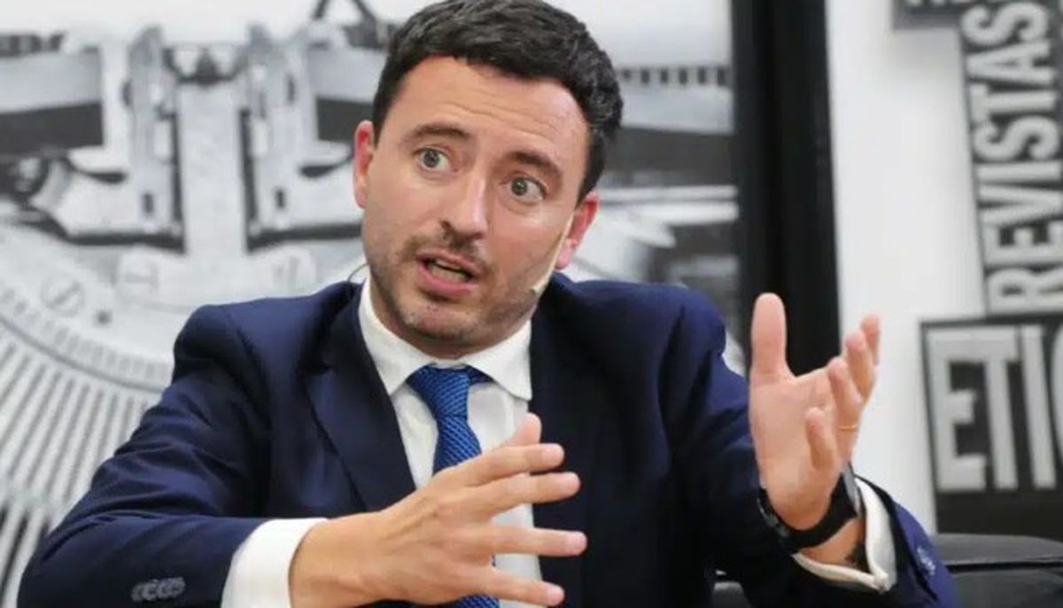 Rodrigo de Loredo, ex diputado nacional cordobés del radicalismo. Rodrigo de Loredo, ex diputado nacional cordobés del radicalismo.