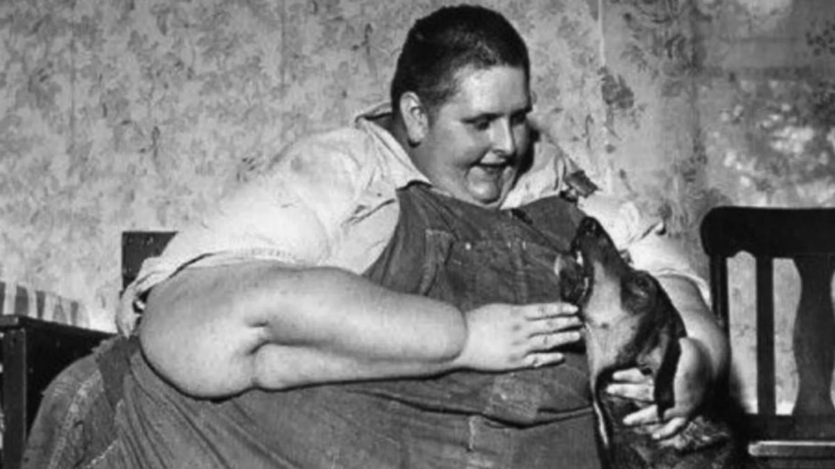 Llegó a pesar más de 600 kilos: el hombre récord que necesitó a 12 bomberos para salir de su casa