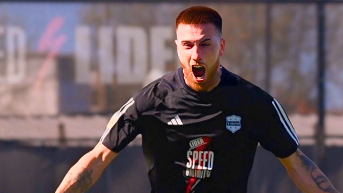 Riestra ganó y estpa prendido arriba.
