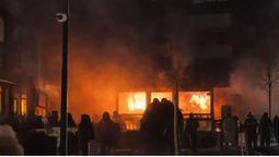 Las circunstancias detrás del incendio permanecen sin aclararse por completo. Las circunstancias detrás del incendio permanecen sin aclararse por completo.