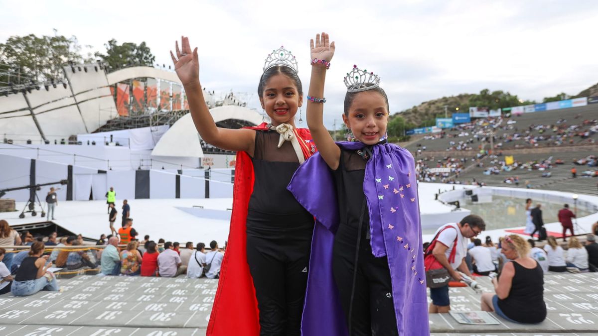 Así lucía el Frank Romero Day en la previa del Acto Central de la Vendimia 2024. Alma y Uma Agüero