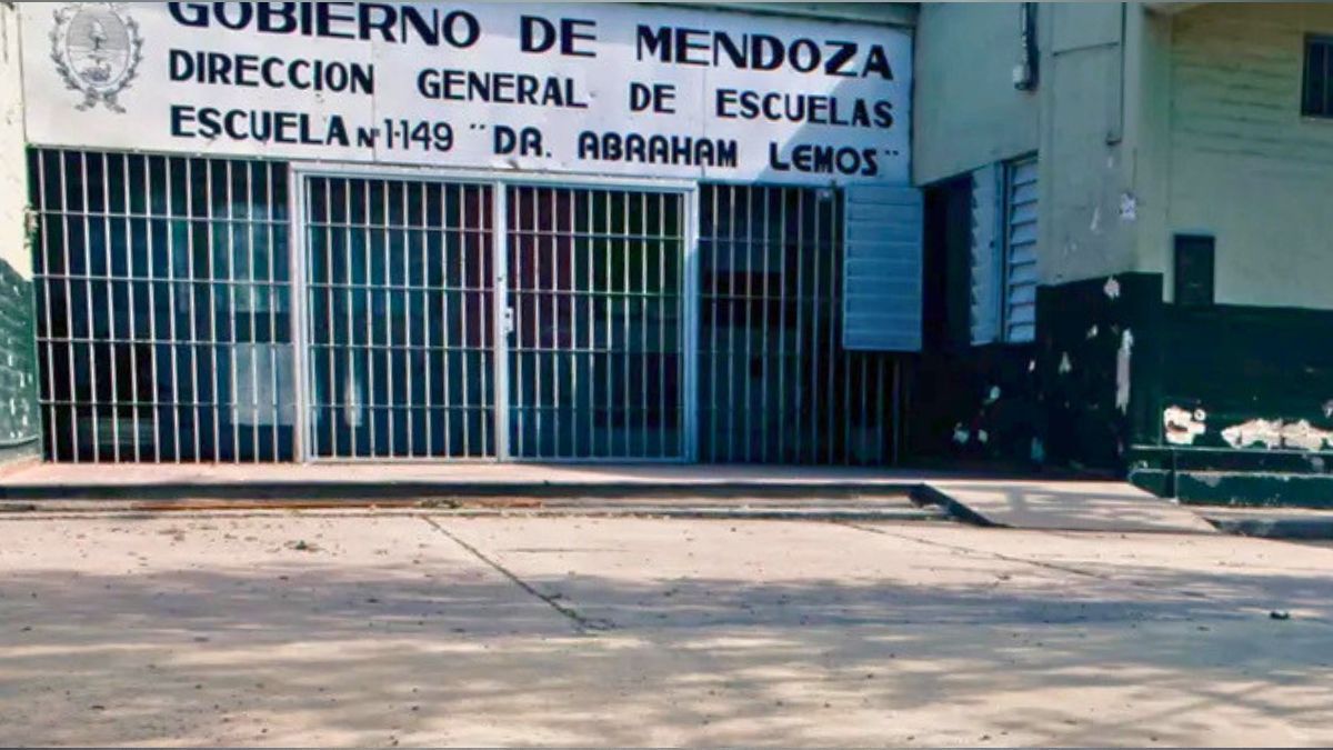 La escuela de Corralitos en la que se produjo el presunto abuso sexual. La escuela de Corralitos en la que se produjo el presunto abuso sexual.