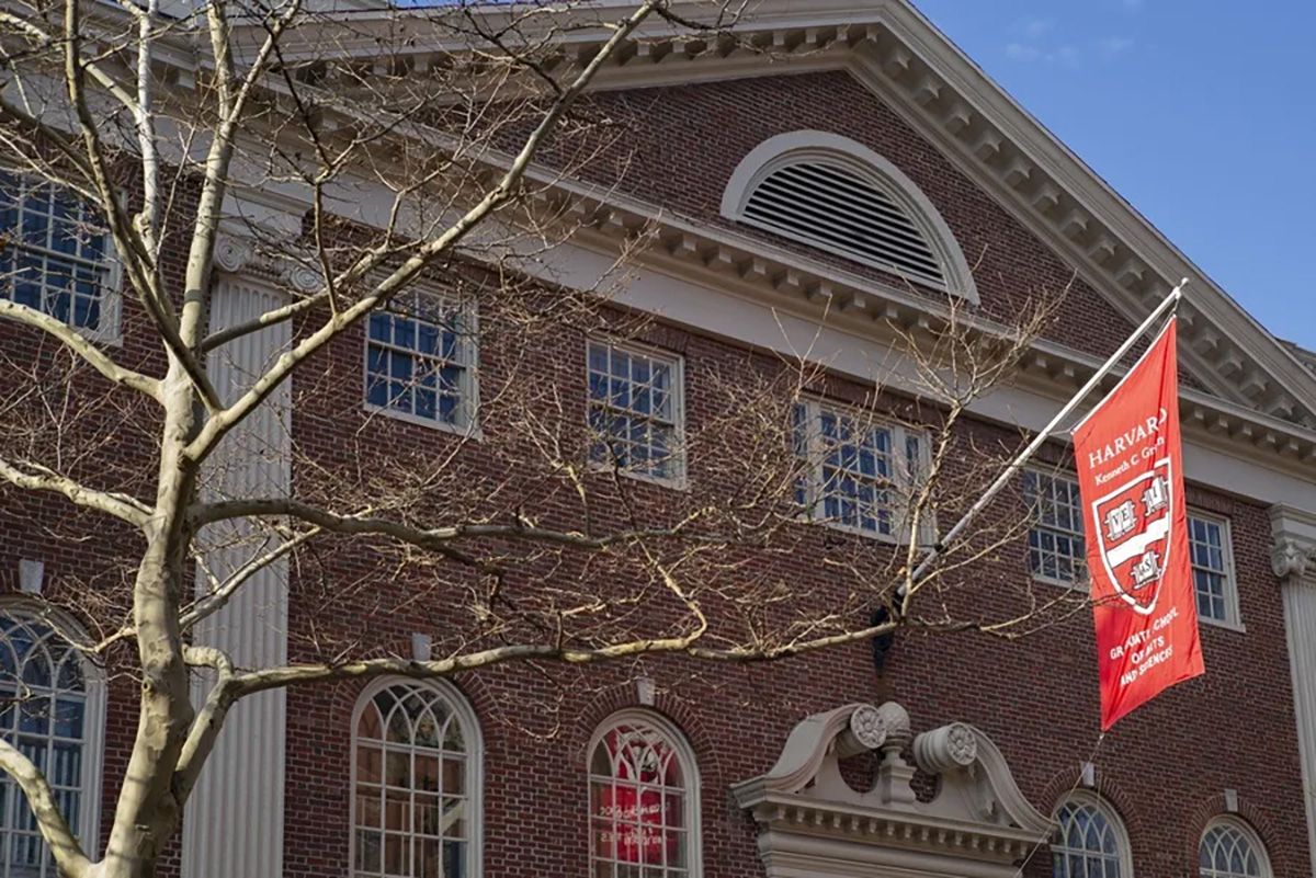 La disputa entre Donald Trump y Harvard marca una nueva etapa de tensi&oacute;n entre la administraci&oacute;n republicana y el &aacute;mbito acad&eacute;mico. Cr&eacute;dito: EFE.