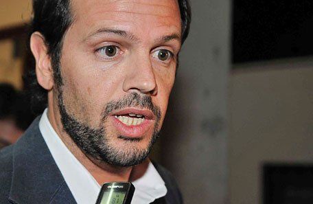 Otra vez el vice de Jaque se cortó solo y viajó a Buenos Aires para destrabar trámites de Aduana