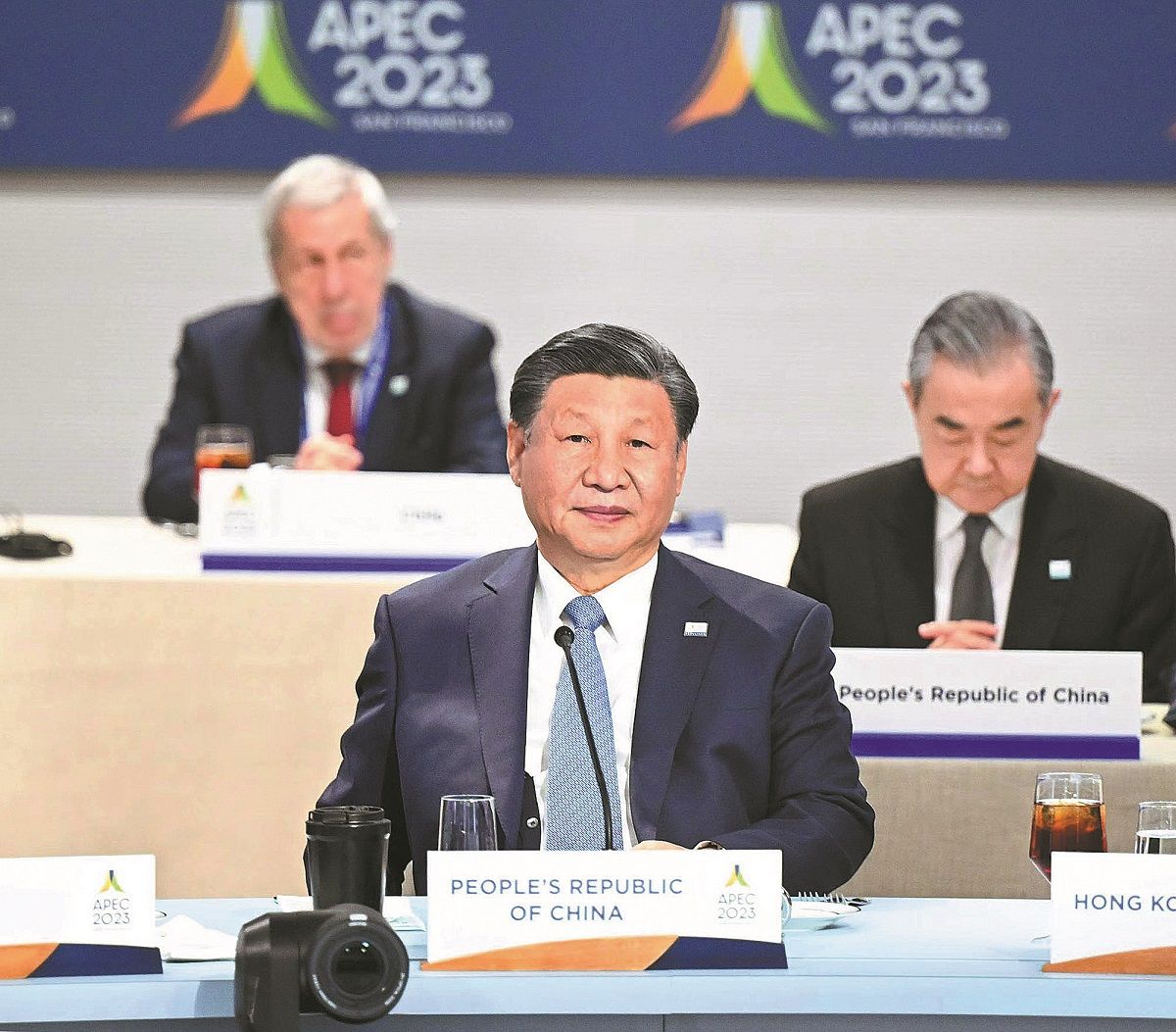 El presidente chino, Xi Jinping, se dirige&nbsp;a&nbsp;un diálogo informal y un almuerzo de trabajo durante la Reunión de Líderes Económicos del Foro de Cooperación Económica Asia-Pacífico en San Francisco el 16 de noviembre.&nbsp;XIE HUANCHI / XINHUA