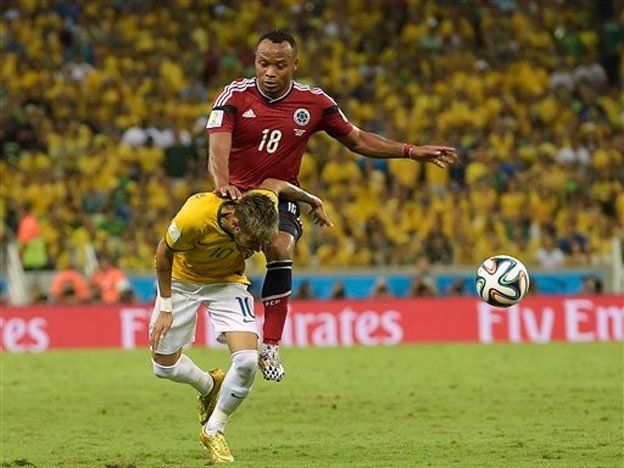 Fractura de Neymar: amenazaron de muerte a Zúñiga y a su hija