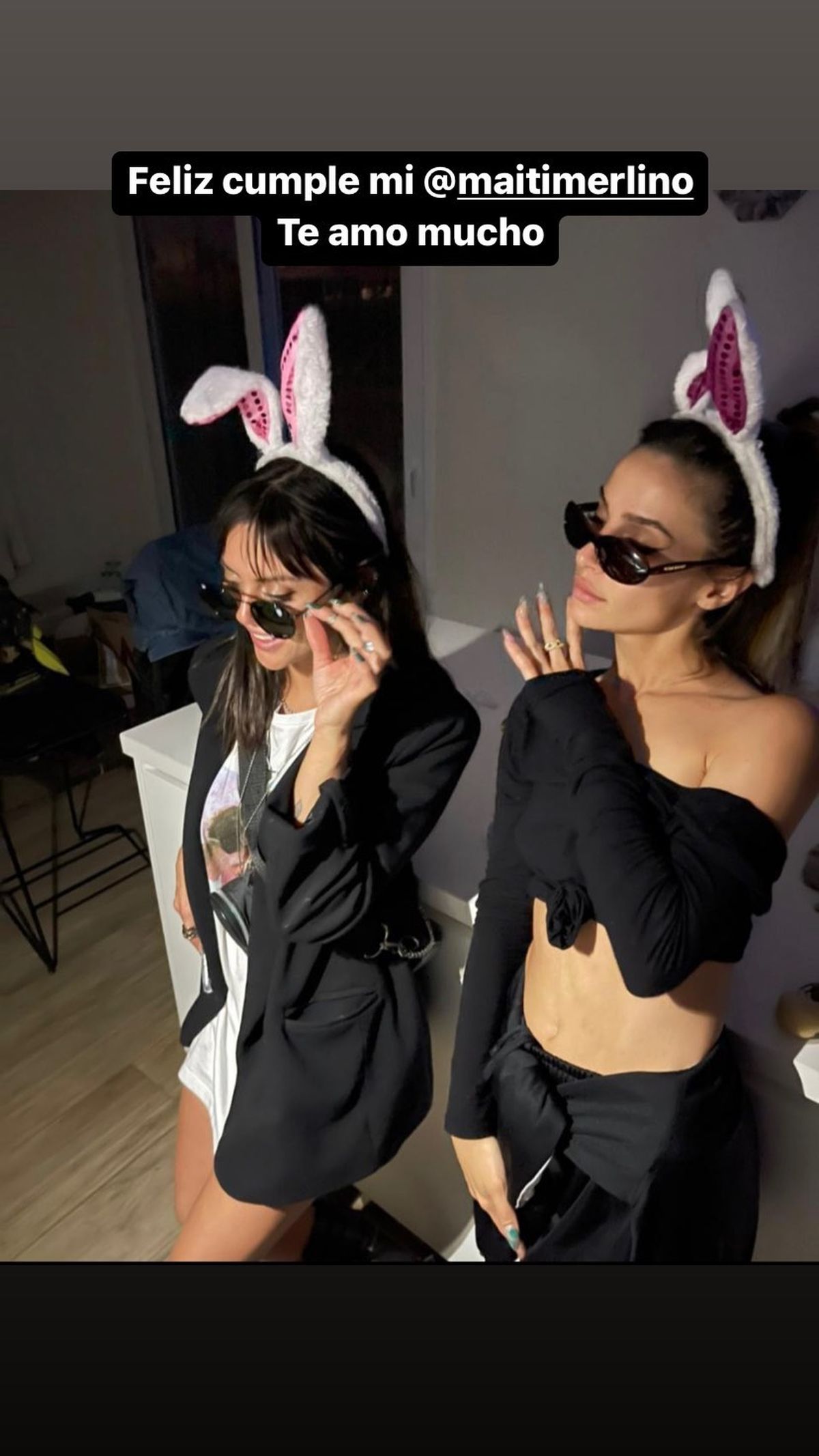 Brenda Asnicar se disfrazó de conejita y la foto se hizo viral.