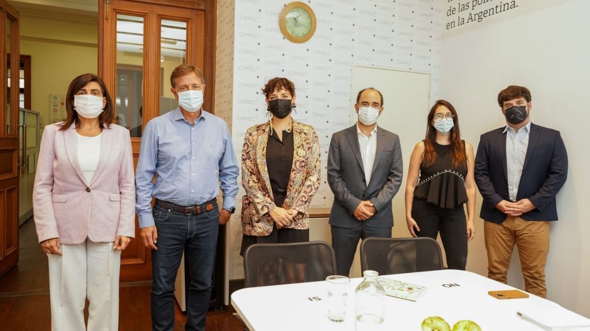 Rodolfo Suarez, acompañado de Mariana Juri y José Thomas se reunieron con la gente del CIPECC y consiguieron, entre otros temas, aval para el proyecto de Boleta Única.