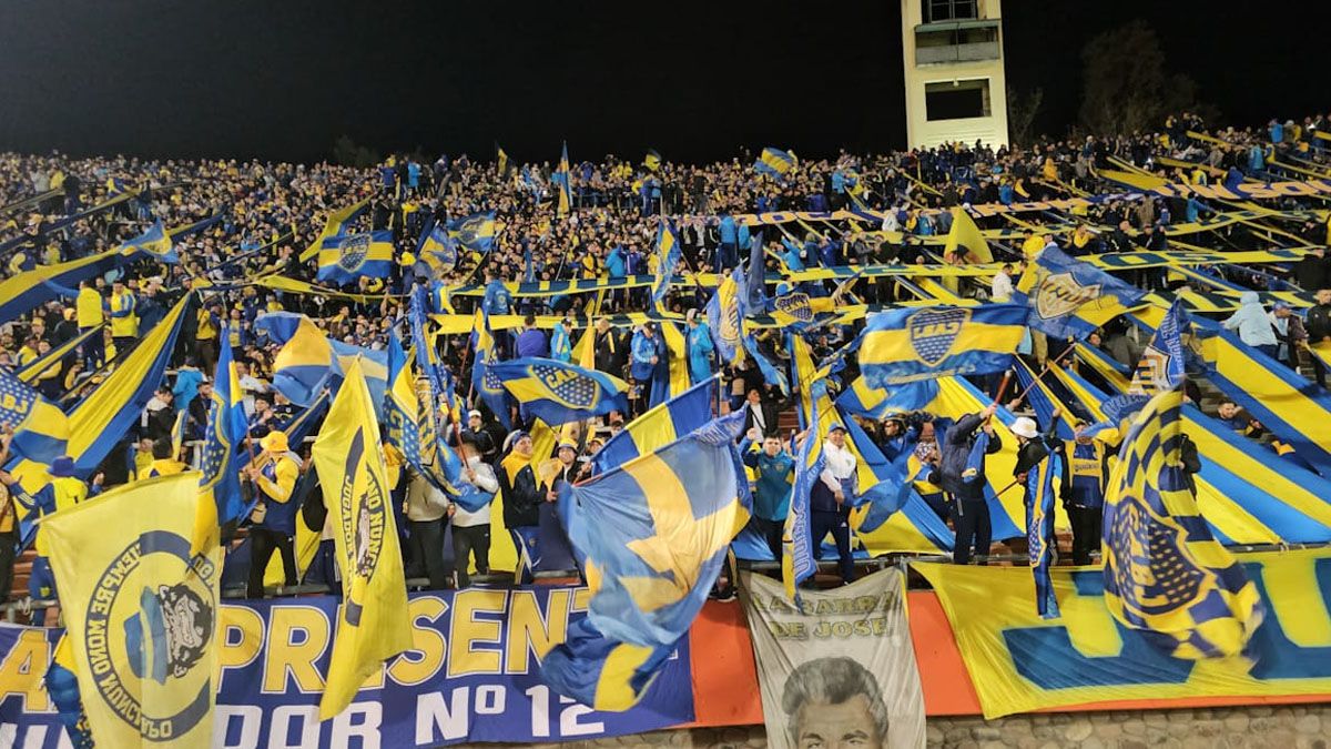 La 12 llegó una vez más y Mendoza se tinó de azul y oro.