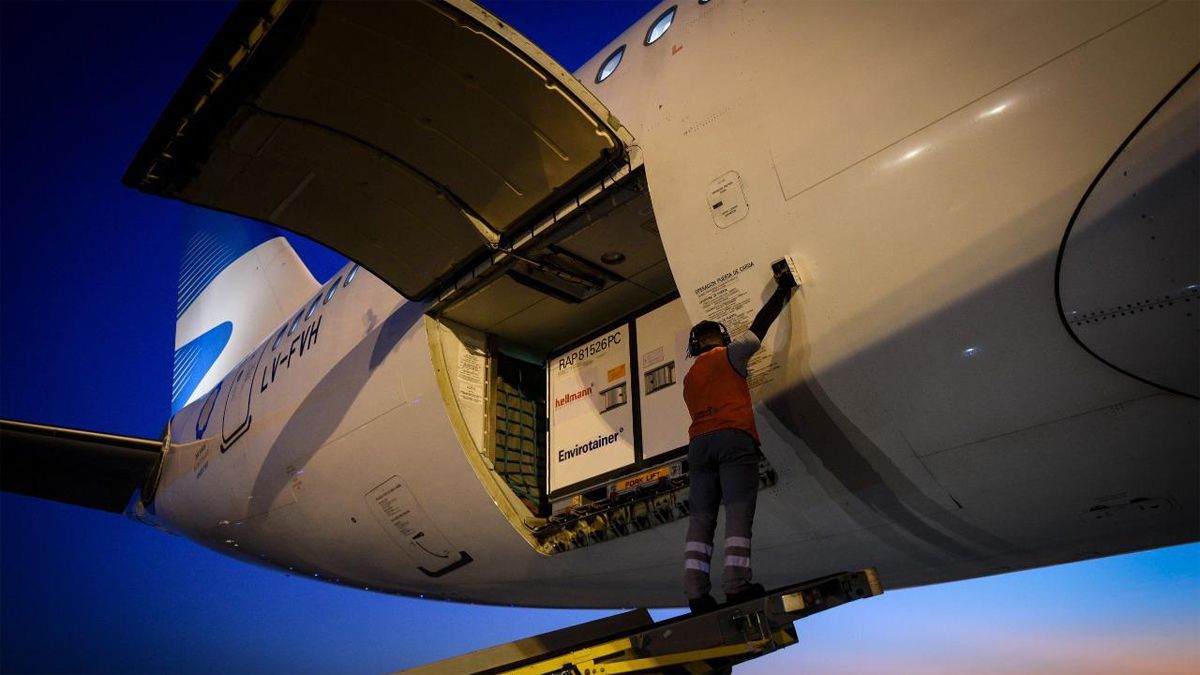 Acordaron la entrega de las 24 millones de dosis de vacunas Sinopharm en los próximos tres meses.