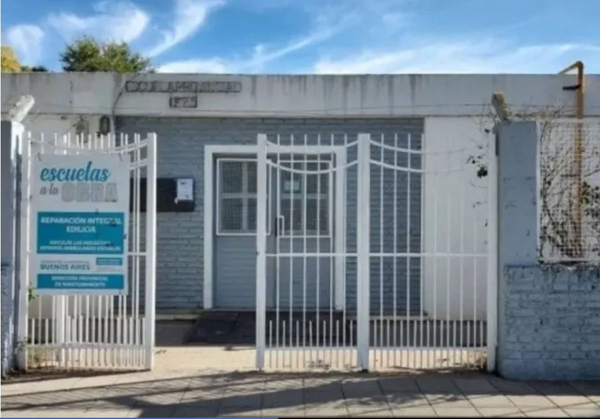 Un alumno le fracturó la mandíbula y le desvió la nariz a una maestra. Un alumno le fracturó la mandíbula y le desvió la nariz a una maestra.