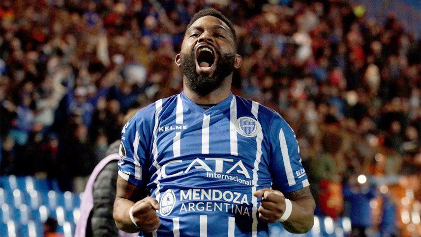 Borrón y cuenta nueva para el Tomba, que viajó a Brasil para jugar con el Palmeiras
