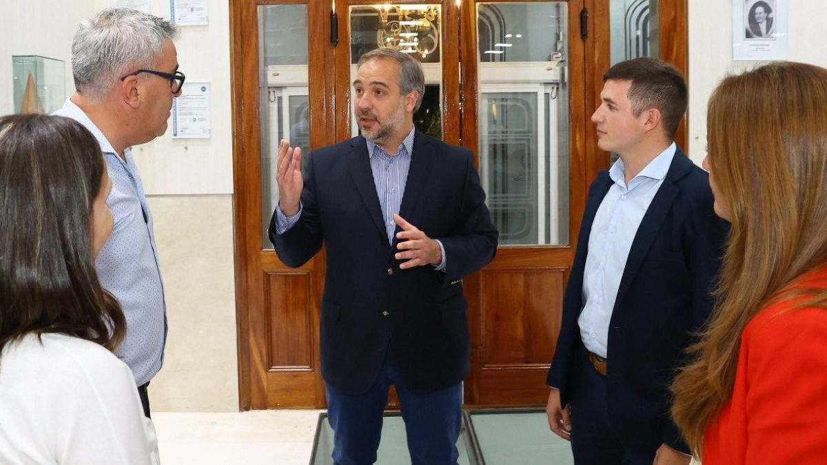 Alfonso, García, Stevanato, Guevara y Lacoste poco después de los nombramientos.