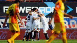 ¡Fiesta en el Gasómetro! San Lorenzo lo ganó en el cierre y celebra la punta