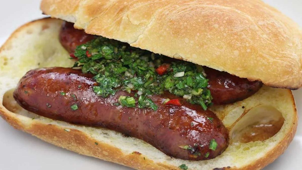 El choripán argentino figura primero entre los 10 mejores hot dogs del mundo