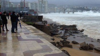 Tormentas, fuertes vientos y grandes marejadas afectan a las costas chilenas