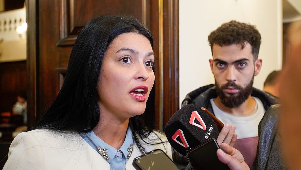 La presidenta del PJ, Flor Destéfanis, se alejó de los K y se respaldó en Carlos Ciurca. La presidenta del PJ, Flor Destéfanis, se alejó de los K y se respaldó en Carlos Ciurca.