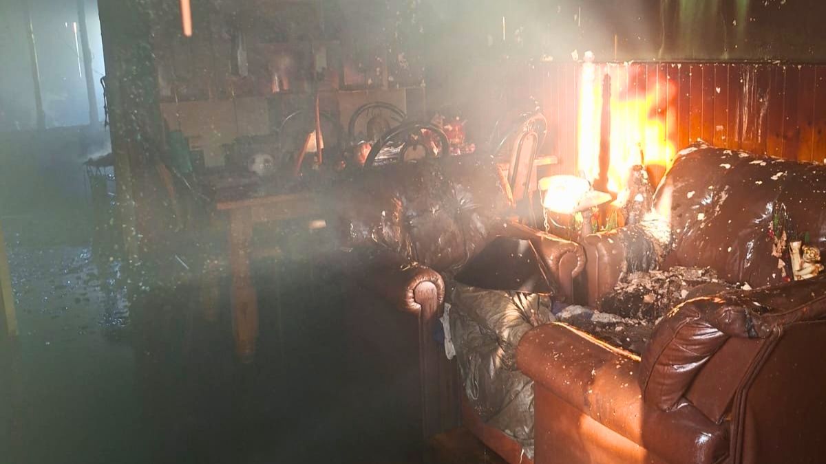 As&iacute; qued&oacute; el interior de la casa que se incendi&oacute; en Guaymall&eacute;n.