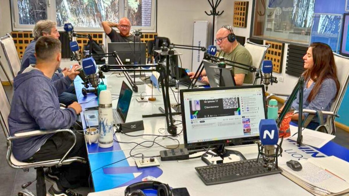 Emir F&eacute;lix pas&oacute; este mi&eacute;rcoles por el programa No ten&eacute;s cara de radio Nihuil conducido por Ricardo Montacuto.