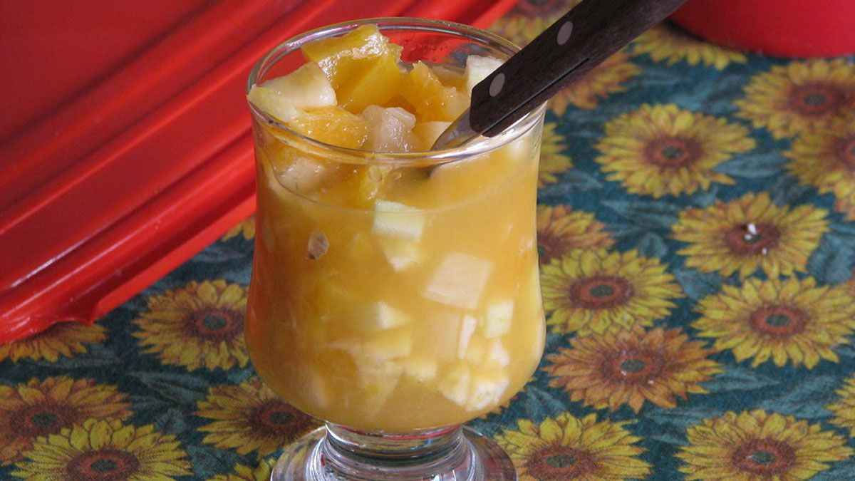 La ensalada de frutas suele ponerse negra cuando pasan varias horas.