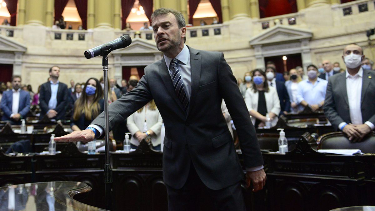 El momento del sí, juro de Lisandro Nieri flamante diputado nacional por Mendoza.
