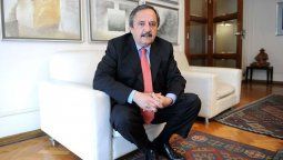 Cornejo despegó a la UCR de la designación de Alfonsín como embajador en España