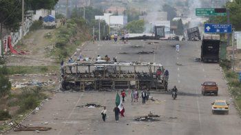 La policía mexicana reprimió una protesta de maestros y hubo ocho muertos
