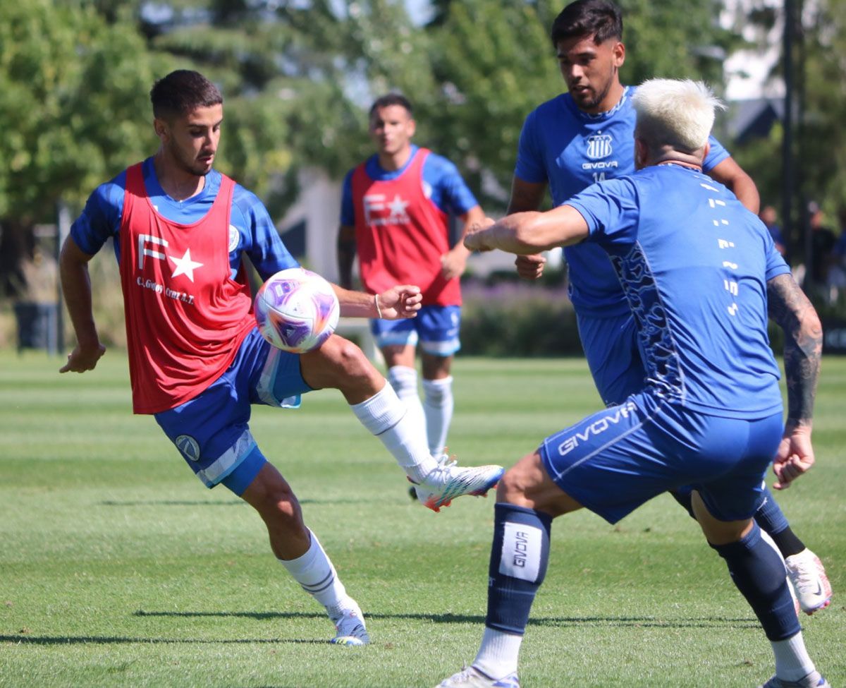 En el segundo turno, el Tomba hizo debutar a 4 de los refuerzos