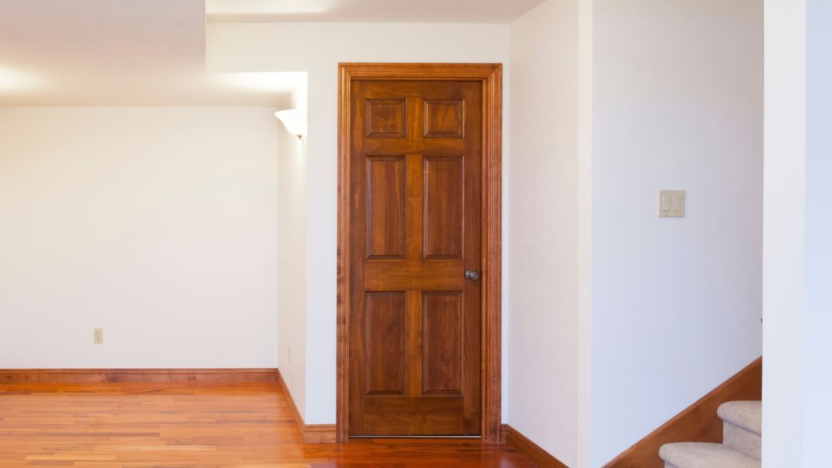 Reutiliza la puerta de madera vieja que tienes en casa con esta espectacular idea