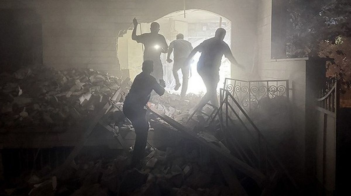 Ruinas de un edificio en el este de Teherán. Los argentinos en la zona tuvieron que salir de forma urgente.