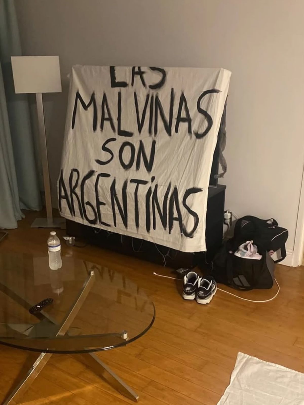 Desde un hotel a Malvinas y al mundo.