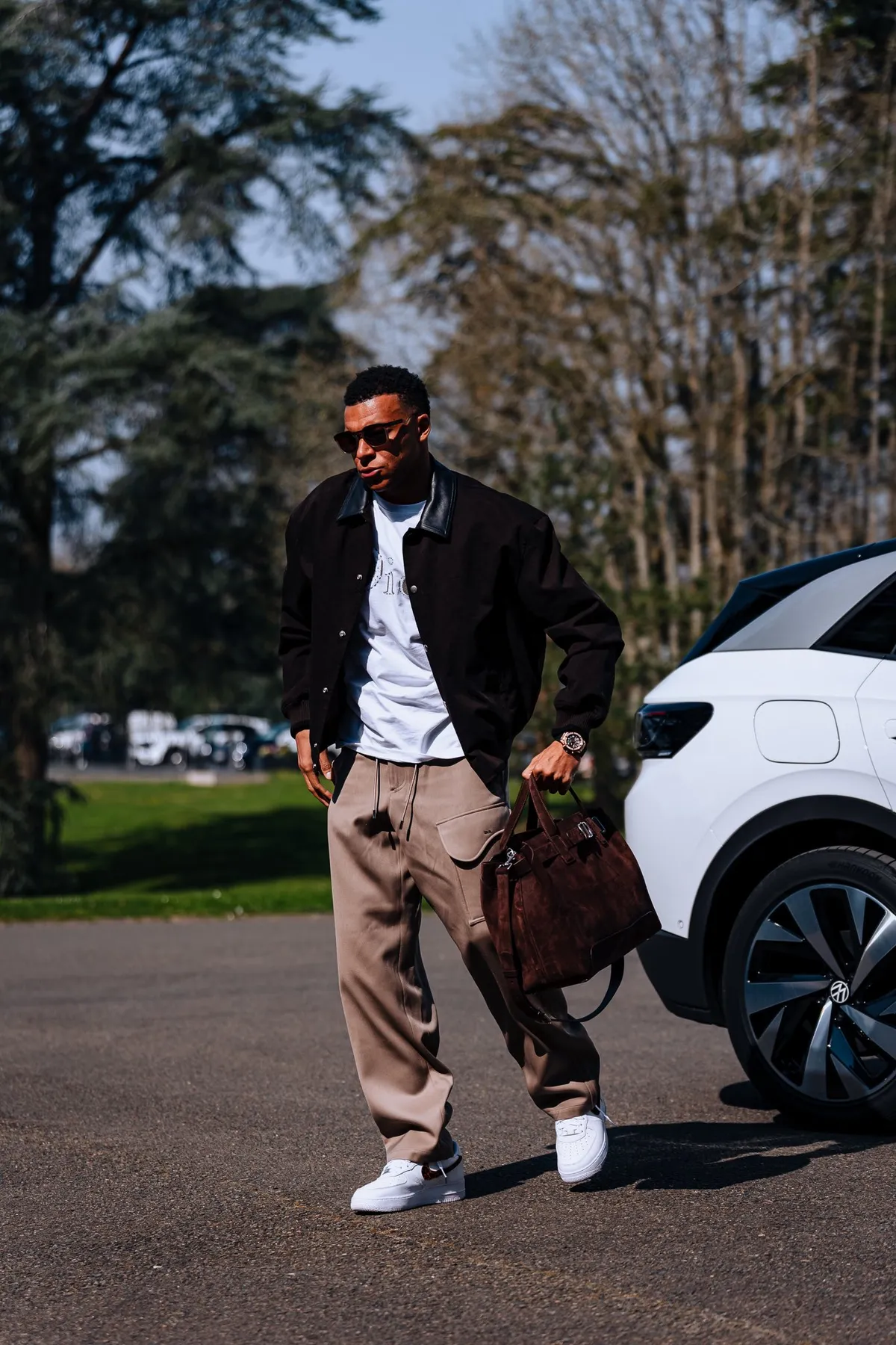 El delantero del Real Madrid ya est&aacute; junto a sus compa&ntilde;eros de la Selecci&oacute;n de Francia.