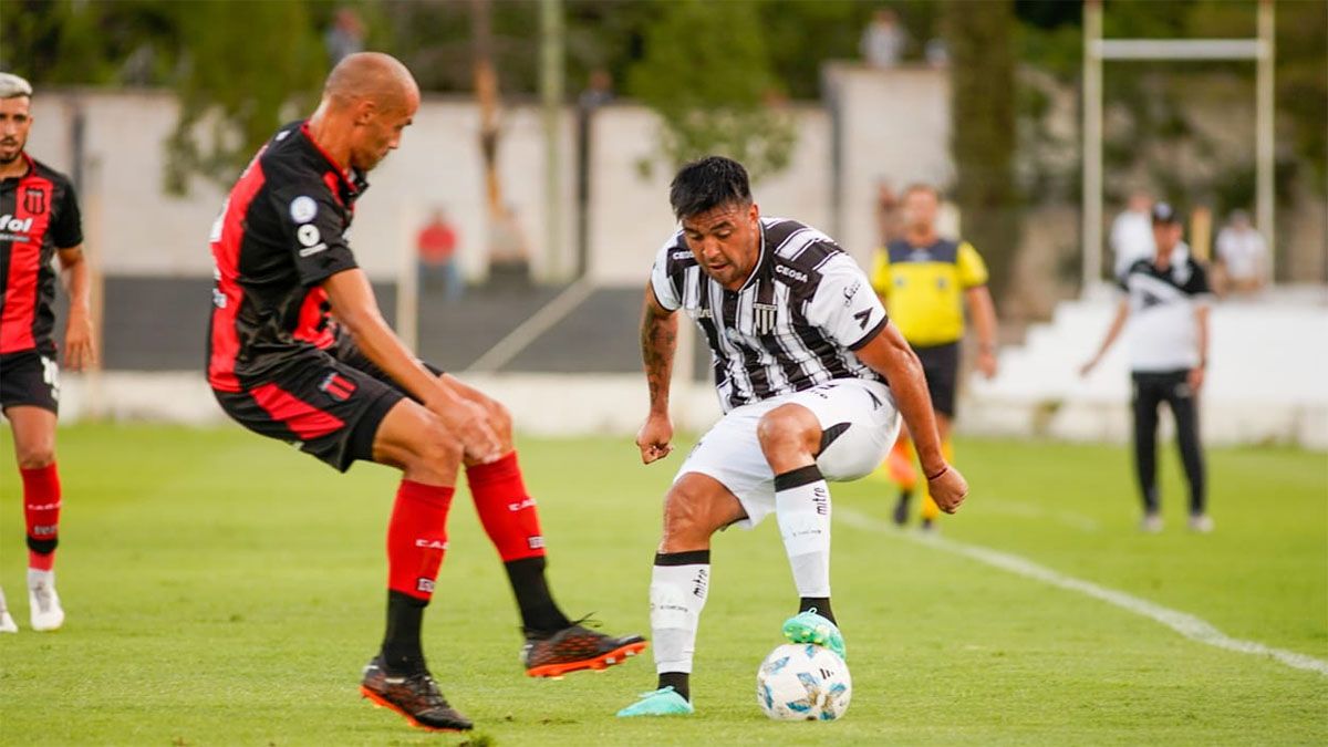 Gimnasia y Esgrima cayó ante Defensores. Gimnasia y Esgrima cayó ante Defensores.
