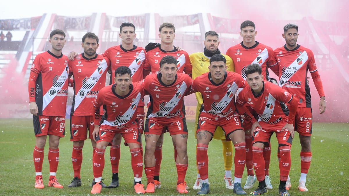 Deportivo Maipú recibe a San Miguel en el Omar Higinio Sperdutti. Foto: Martín Pravata/UNO.