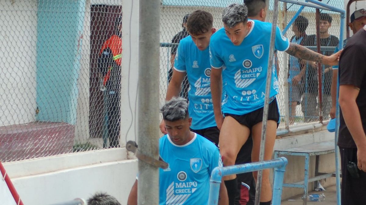 Al final el primer tiempo se registaron incidentes en el vestuario de Gutiérrez. Al final el primer tiempo se registaron incidentes en el vestuario de Gutiérrez.