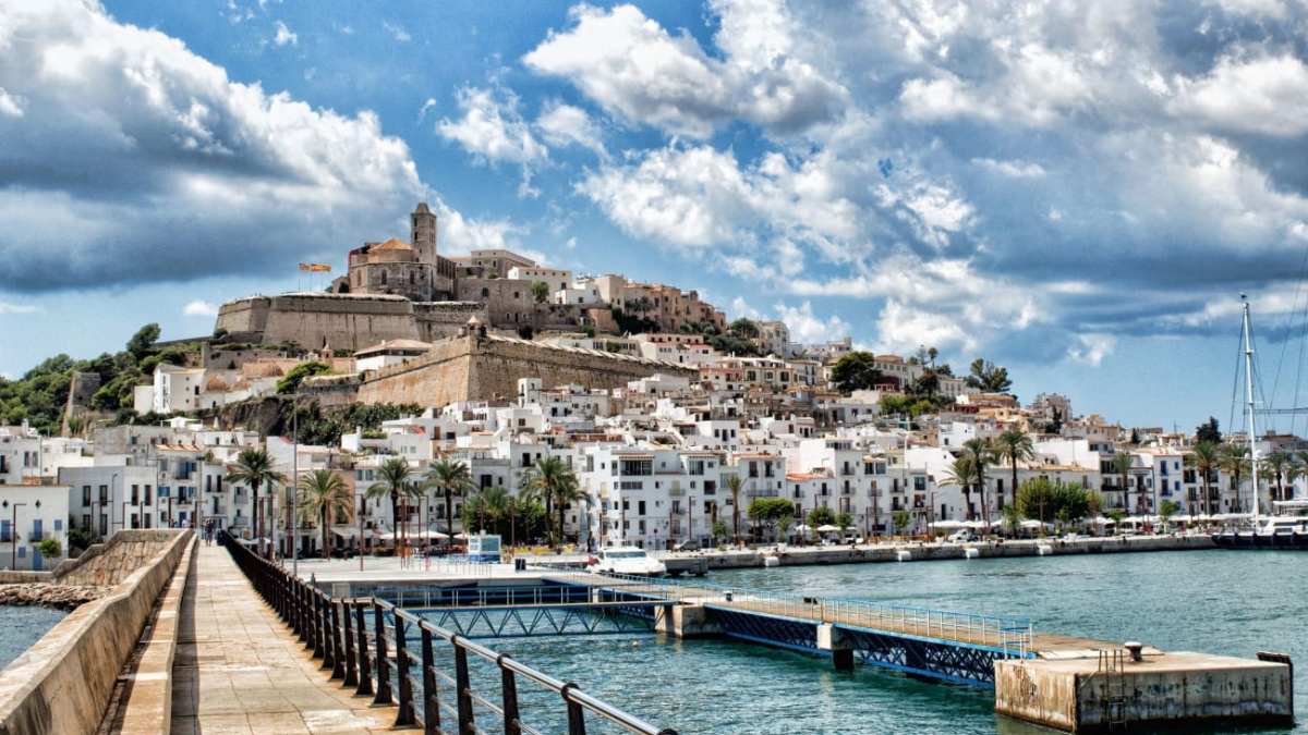 La promoción de El Corte Inglés por 276 euros es por persona e incluye vuelos y alojamiento. La promoción de El Corte Inglés por 276 euros es por persona e incluye vuelos y alojamiento.