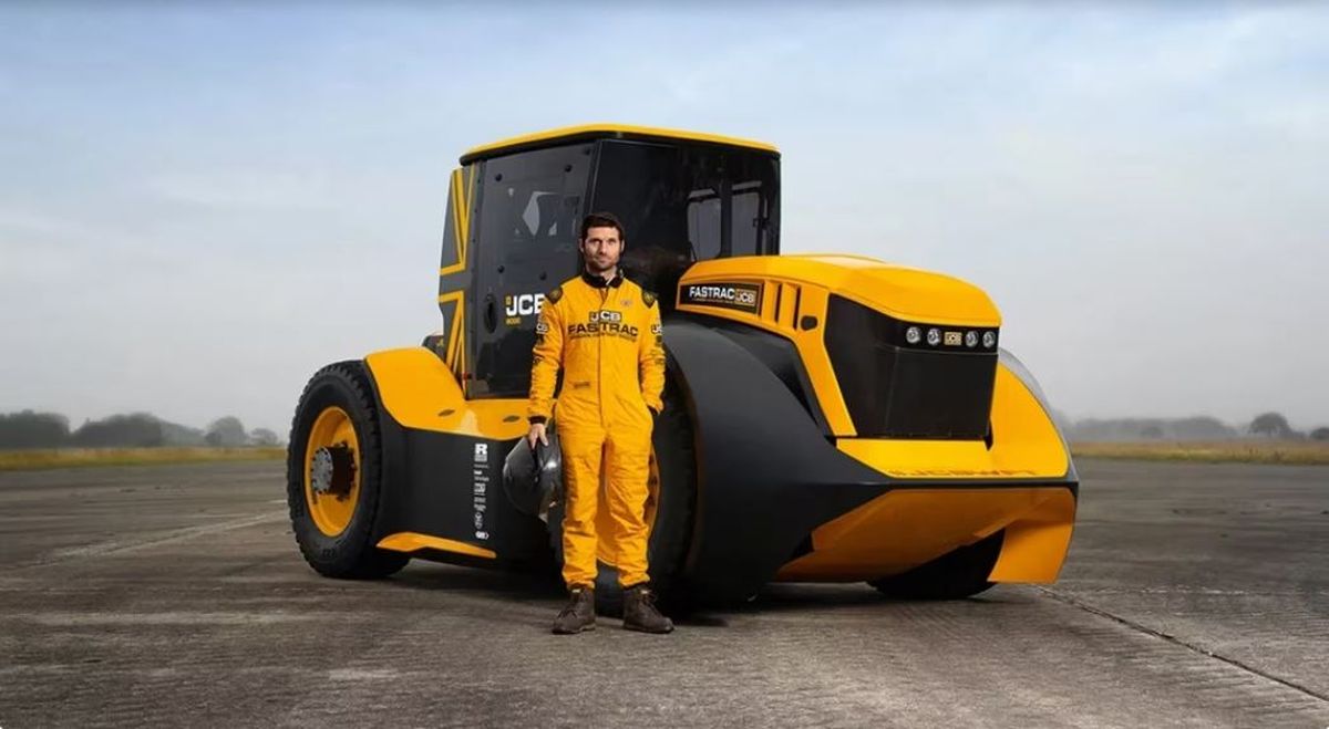 Tractor F1. Fabricaron un tractor que puede ir a más de 200 km por hora.