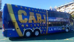 El plantel de Boca probó la resistencia de los vidrios blindados antes del clásico