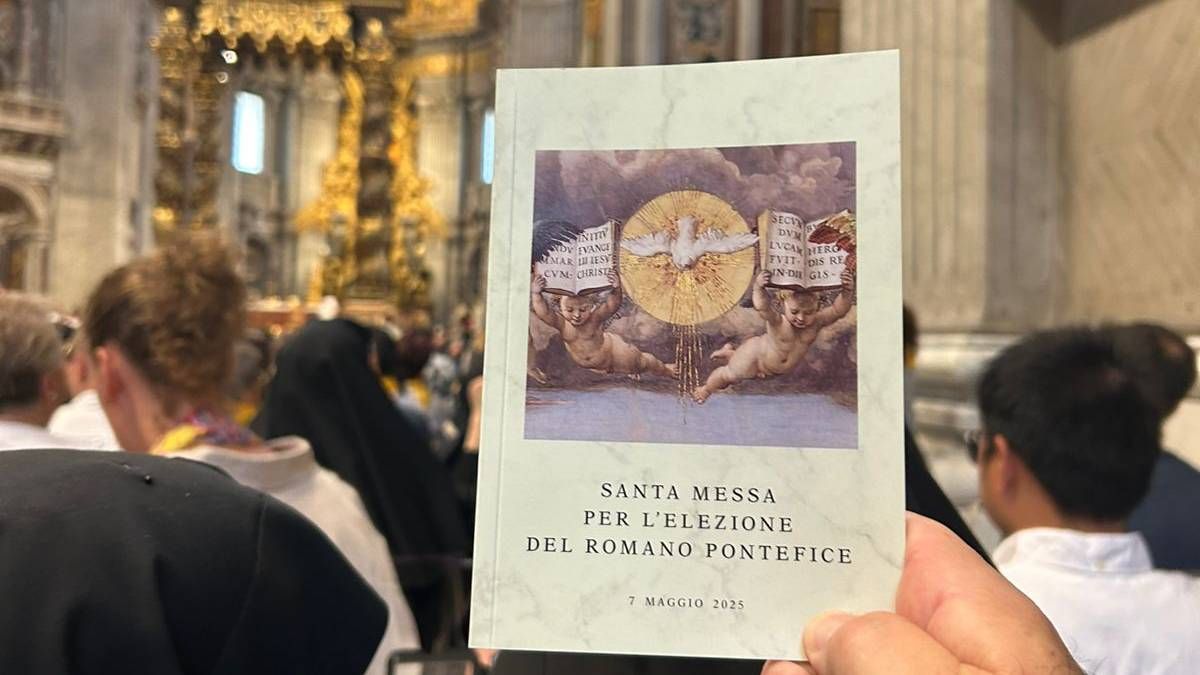 La emoción de presenciar la misa en San Pietro. En horas se decidirá quién será el nuevo papa. La emoción de presenciar la misa en San Pietro. En horas se decidirá quién será el nuevo papa.